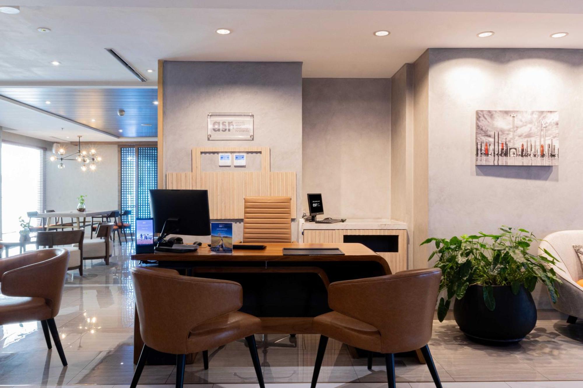 Harris Suites Puri Mansion Jakarta Buitenkant foto