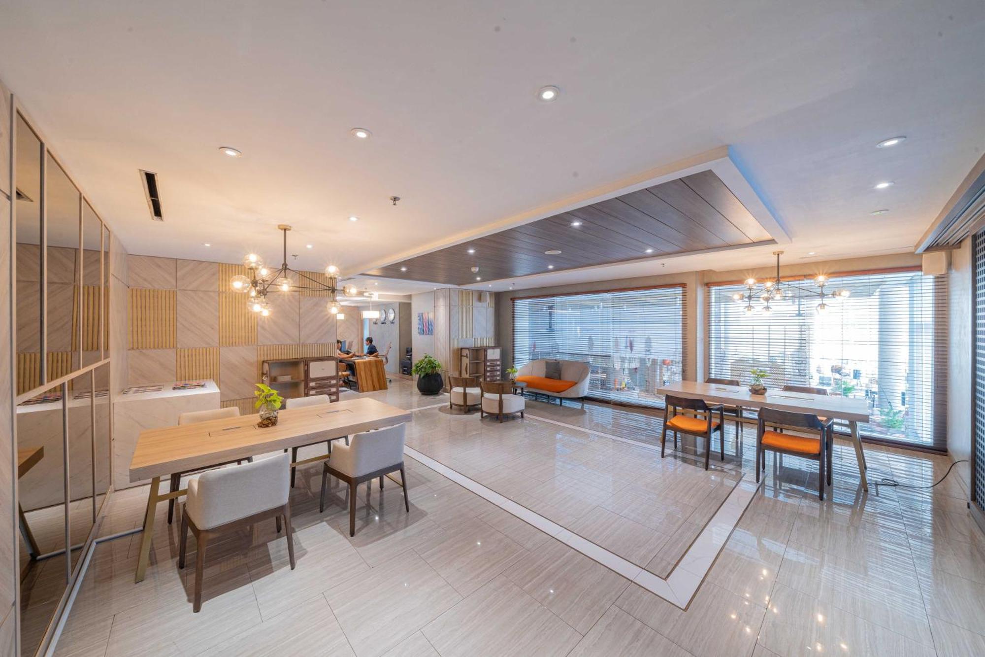 Harris Suites Puri Mansion Jakarta Buitenkant foto