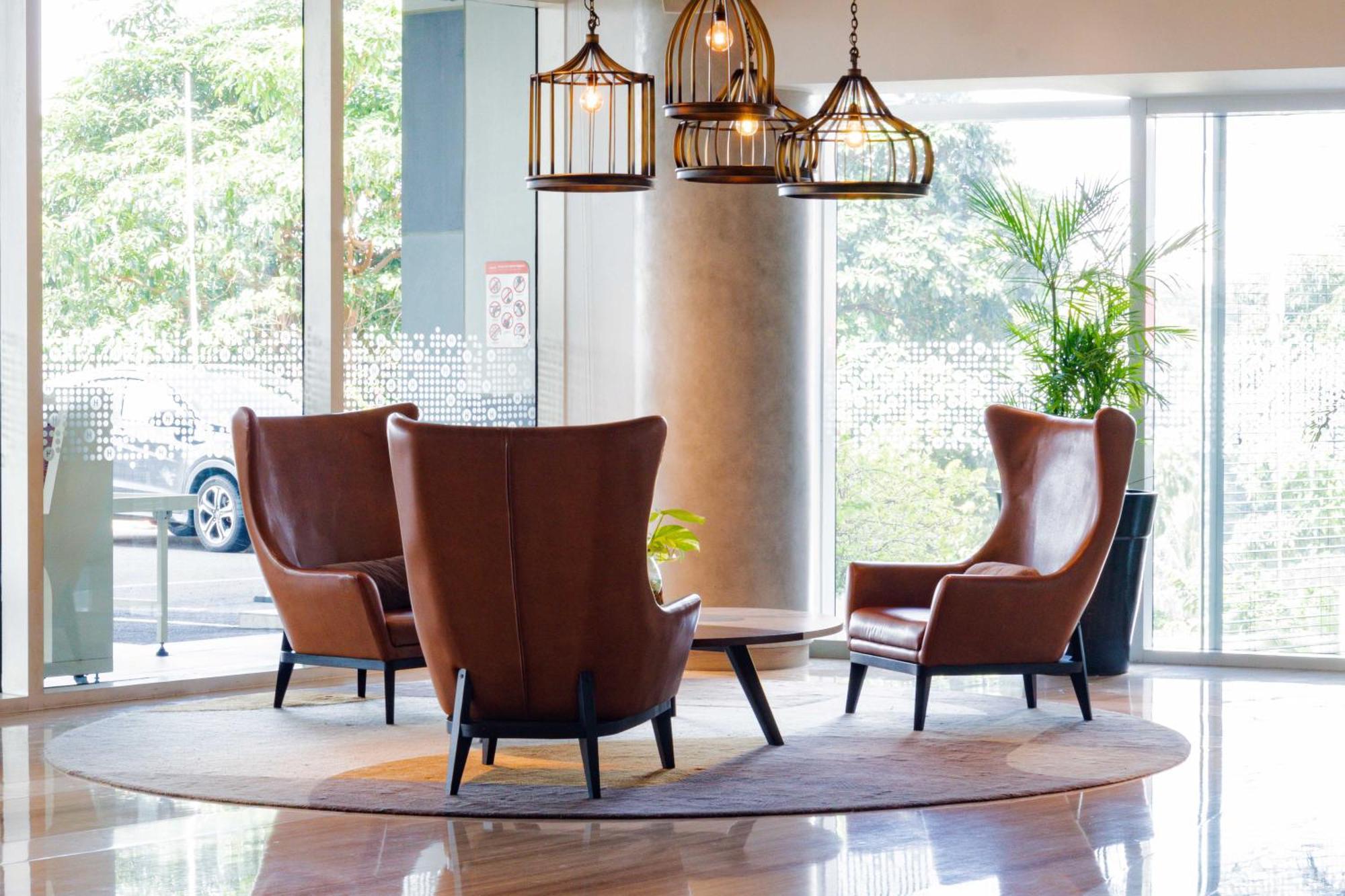 Harris Suites Puri Mansion Jakarta Buitenkant foto